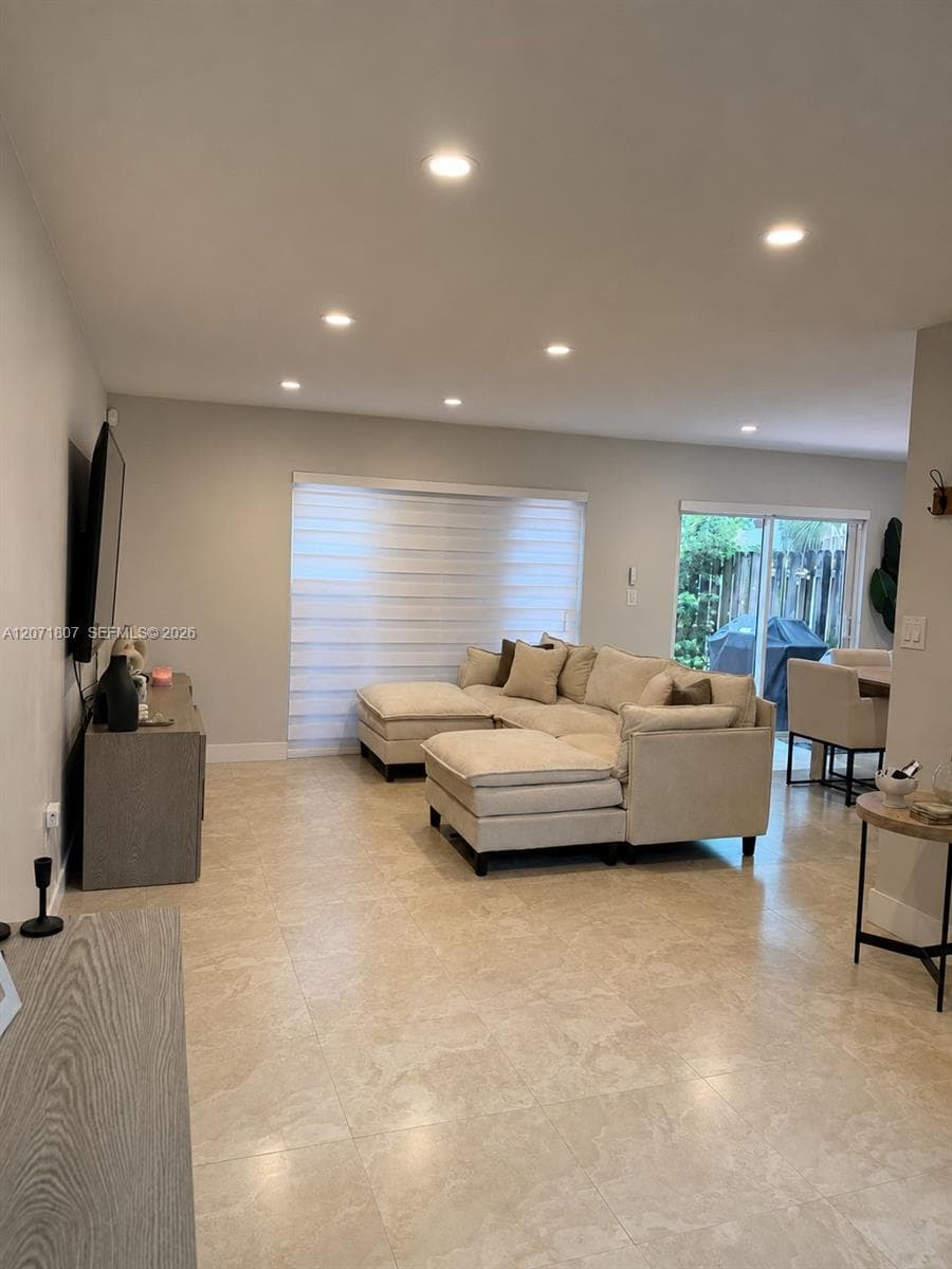 7483 SW 109th Ave, Miami, FL 33173 photo 4