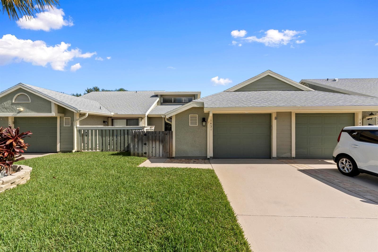 1431 SE BERWICK Court, Port St. Lucie, FL 34952 photo 2