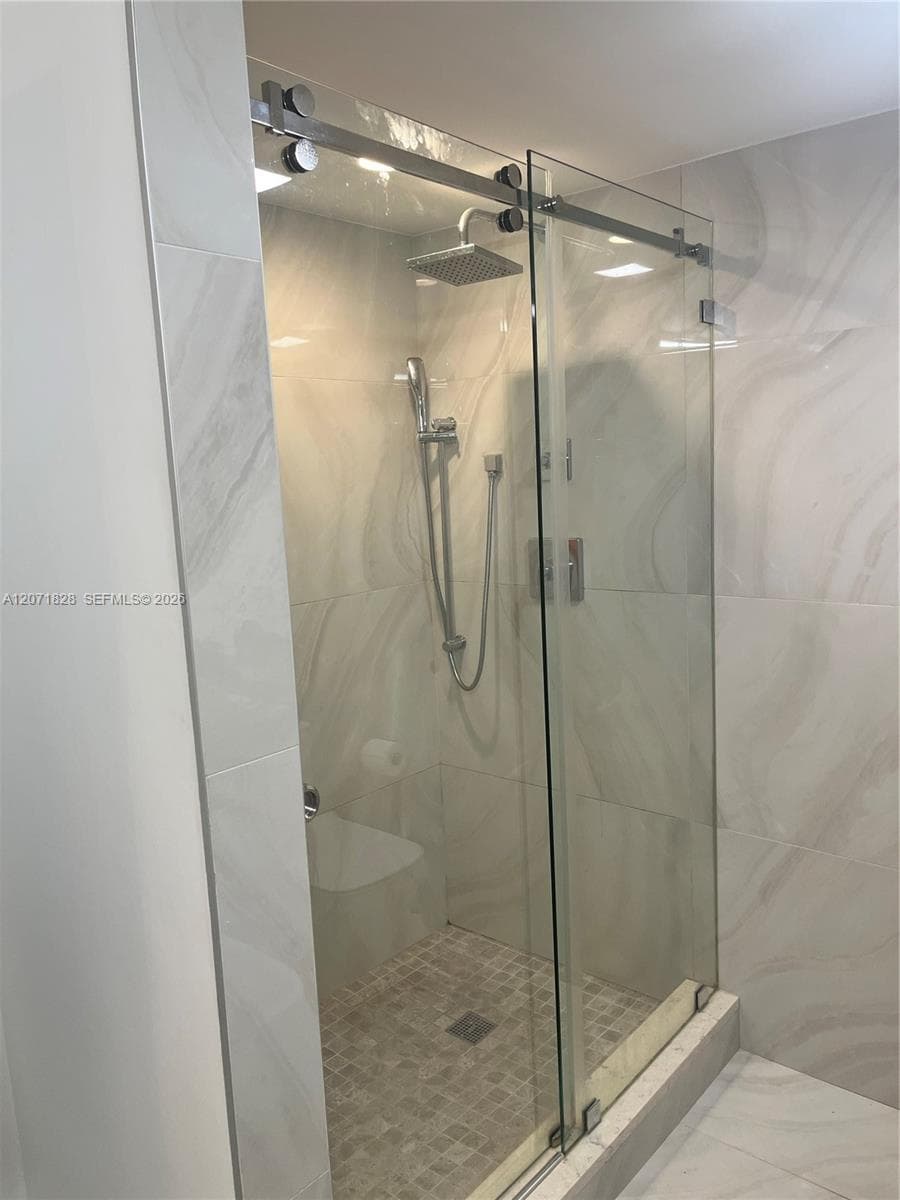 20191 E Country Club Dr # 503, Aventura, FL 33180 photo 5