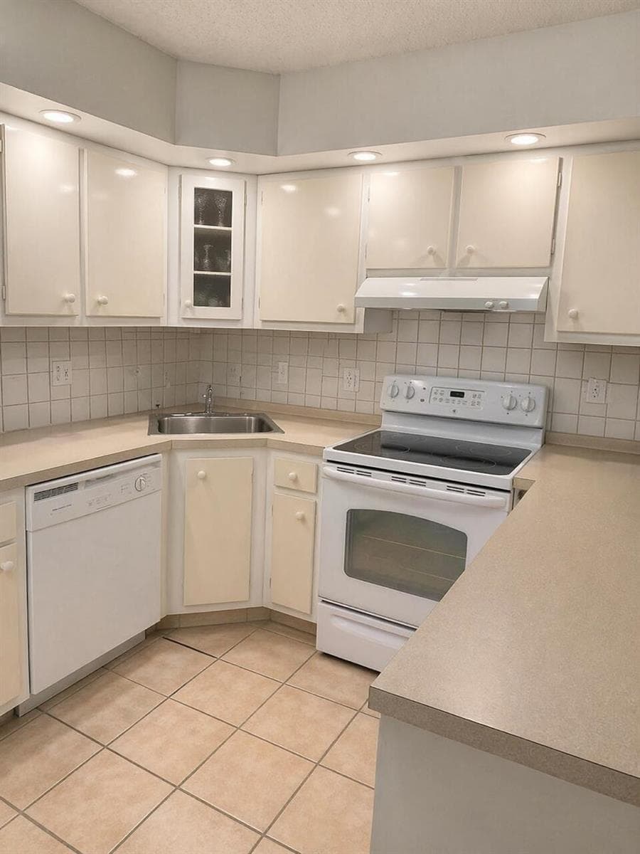 409 PINE GLEN Lane # A-1, FL 33463 photo 4