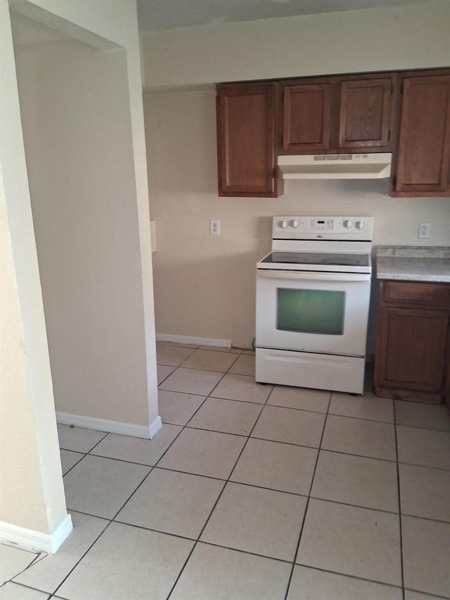 2901 AVENUE D, Fort Pierce, FL 34947 photo 2