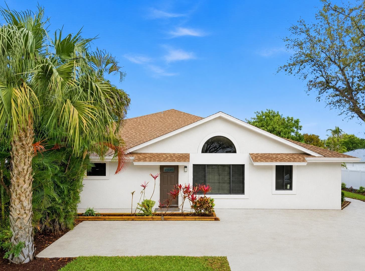 825 DOGWOOD Drive # B, Delray Beach, FL 33483 photo 2