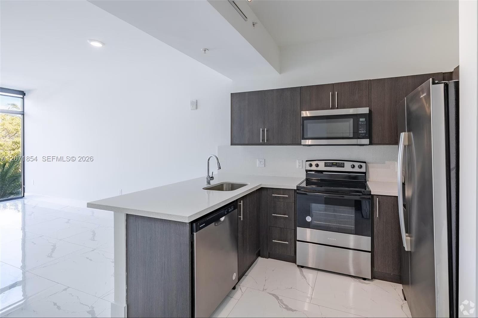 1 Curtiss Pkwy # 313, Miami Springs, FL 33166 photo 2