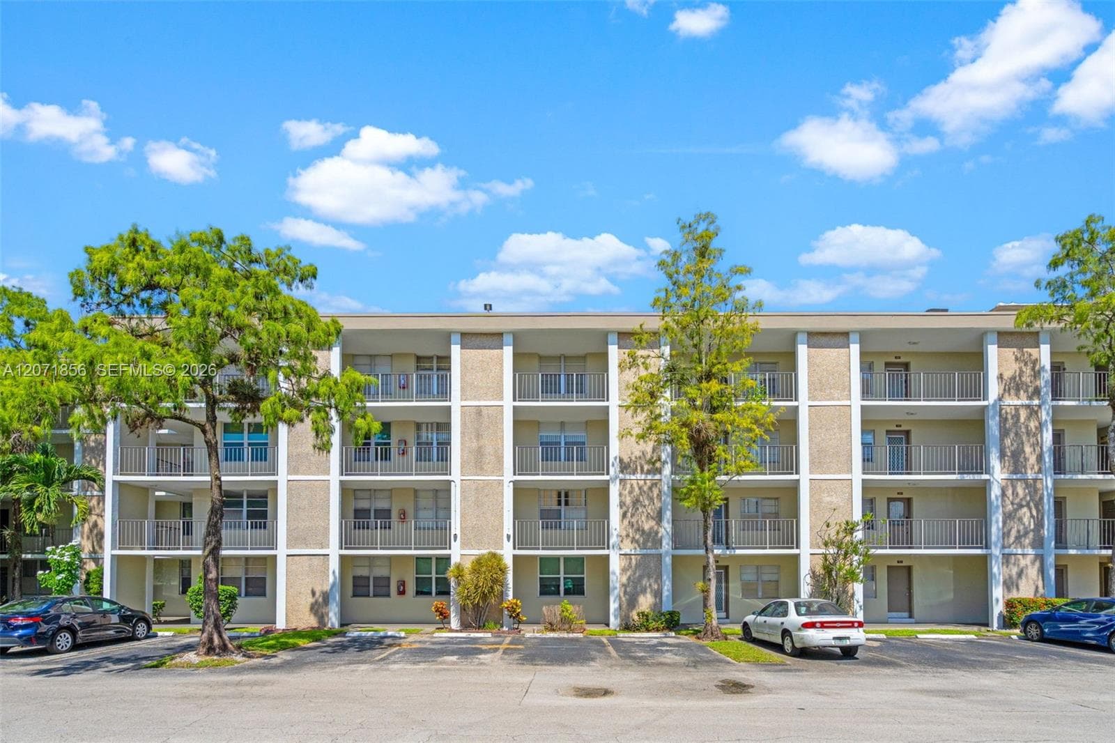2900 NW 48th Ter # 213, Lauderdale Lakes, FL 33313