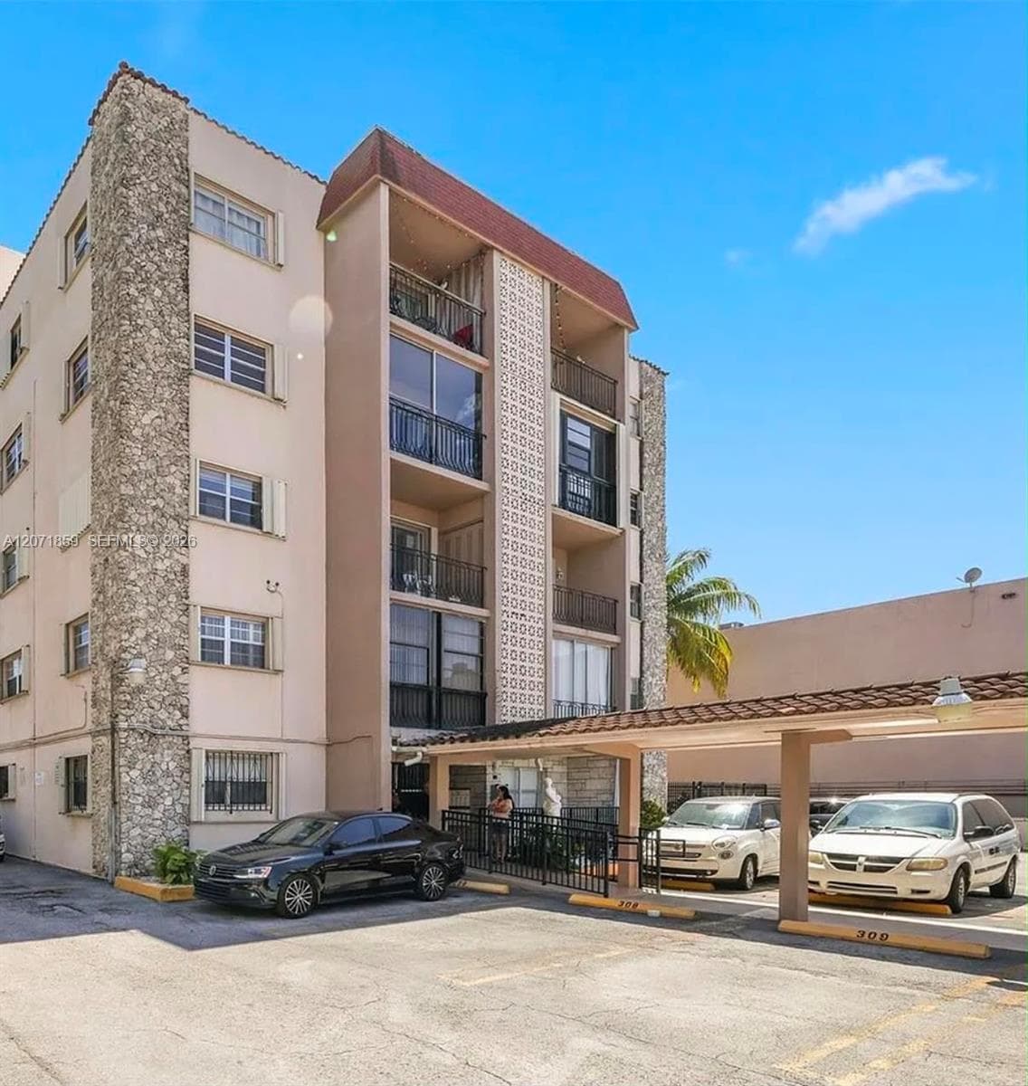 3640 NW 9 # 407, Miami, FL 33125