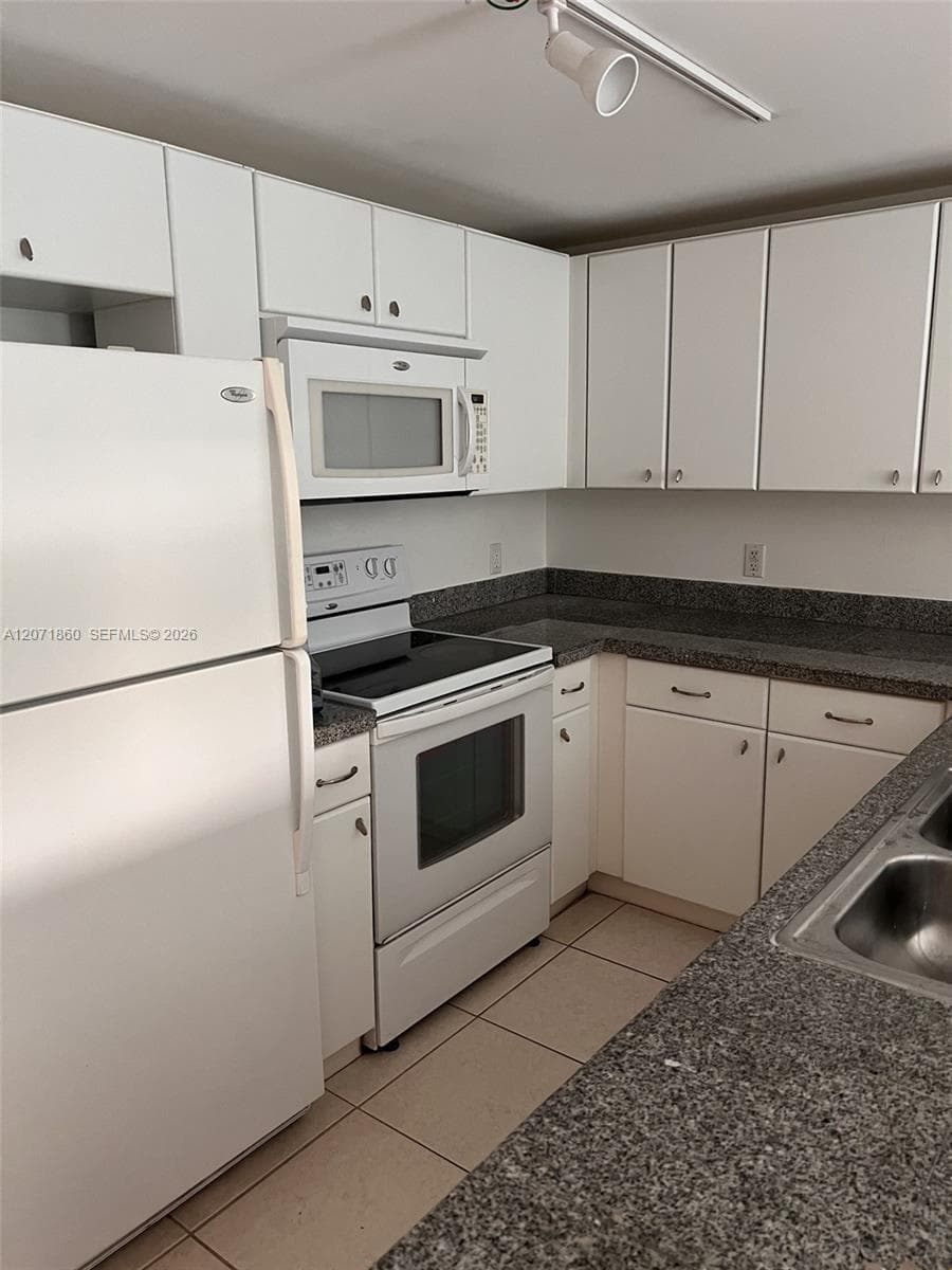 2740 SW 28th Ter # 206, Miami, FL 33133 photo 3