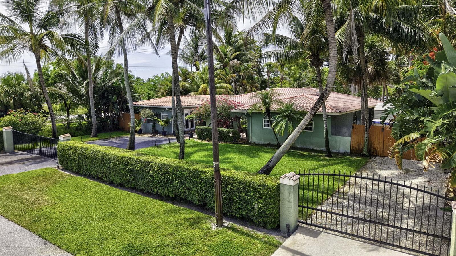 3000 Sherwood Boulevard, Delray Beach, FL 33445 photo 2