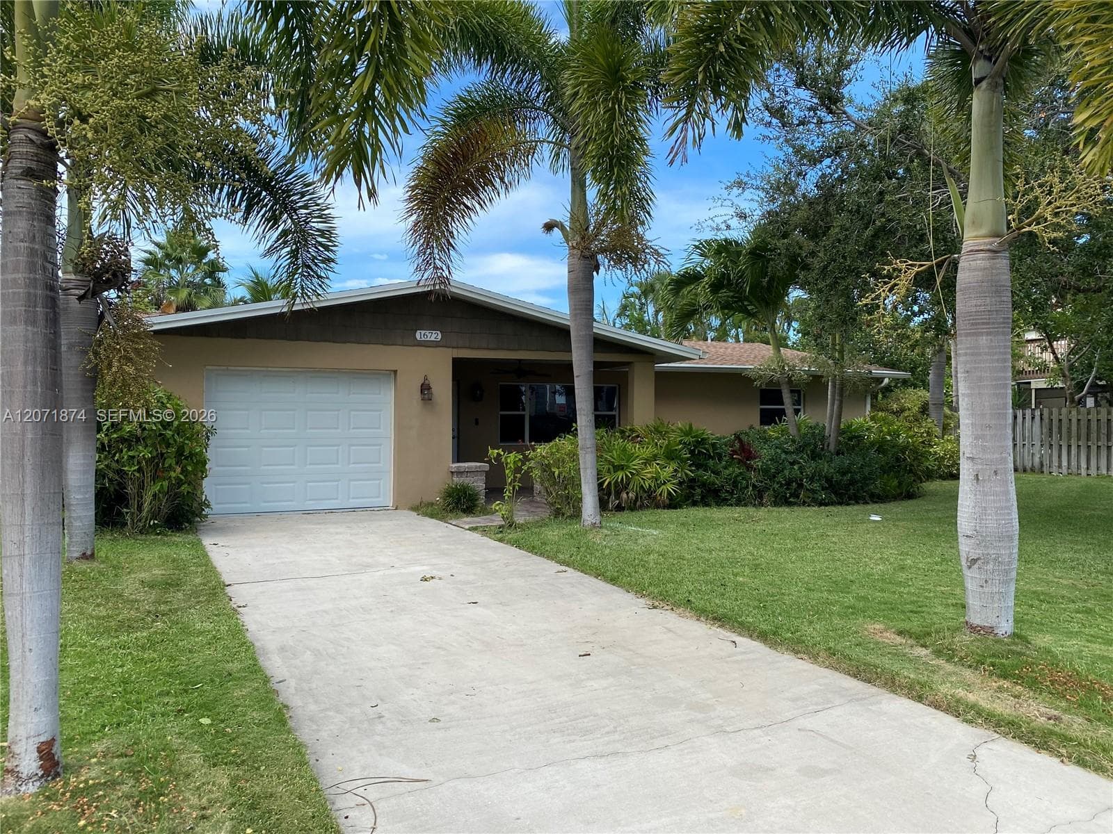 1672 Thumb Point Dr, Fort Pierce, FL 34949 photo 3