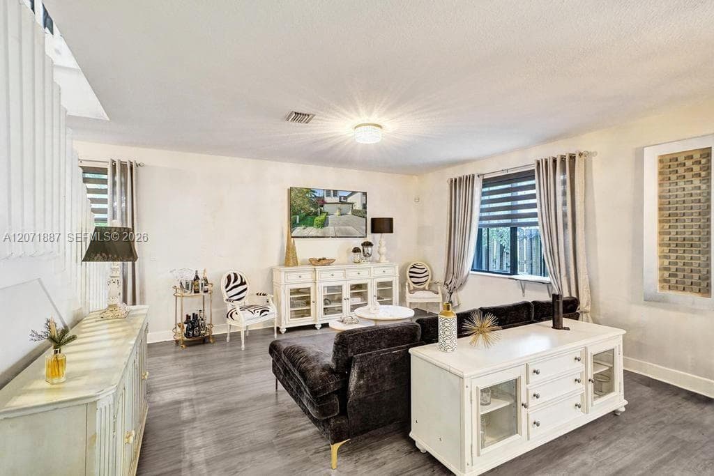 22405 SW 102nd Ave, Miami, FL 33190 photo 3