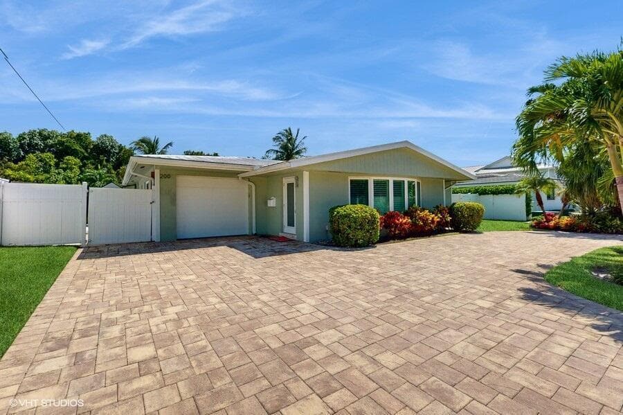 200 SW 6th Avenue, Boca Raton, FL 33486 photo 2