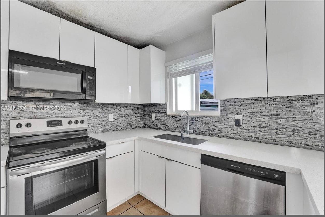 1154 NW 103 Street # 1, Miami, FL 33150 photo 2