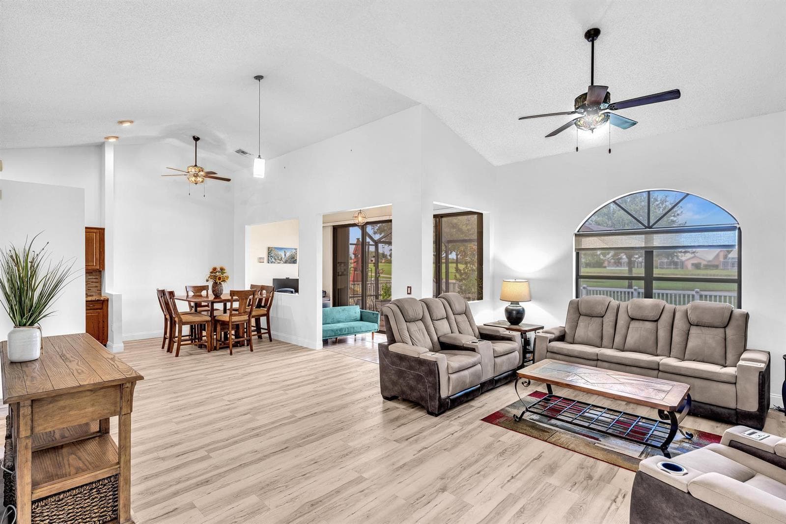 8099 CASSIA Drive, Boynton Beach, FL 33472 photo 2
