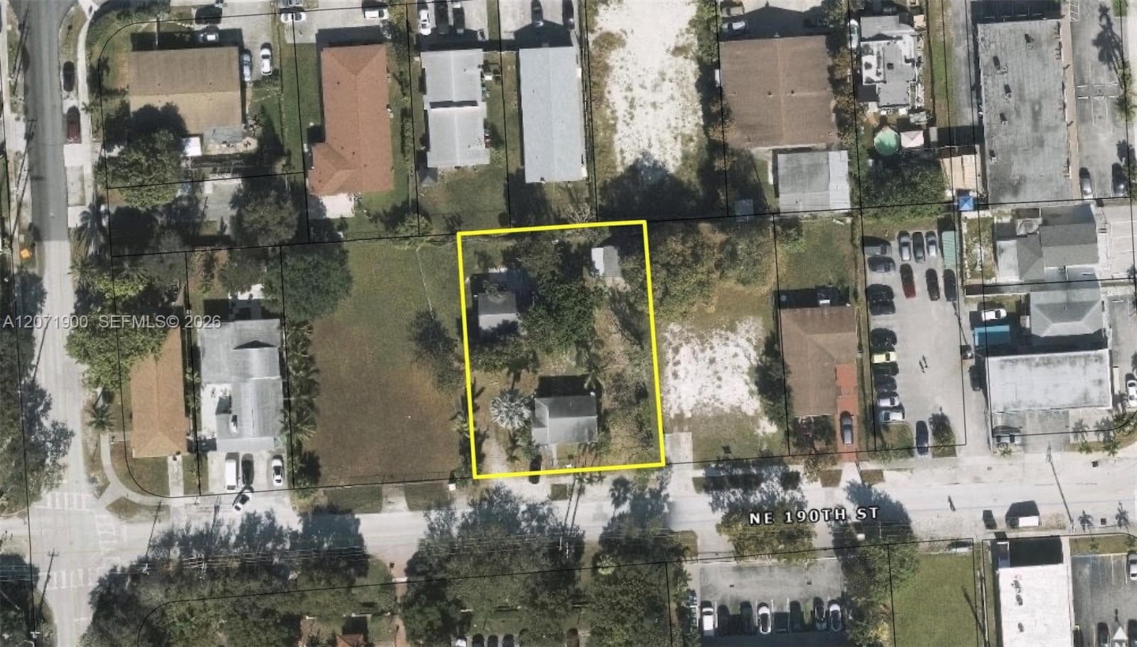 2549 NE 190th St, Miami, FL 33180 photo 2
