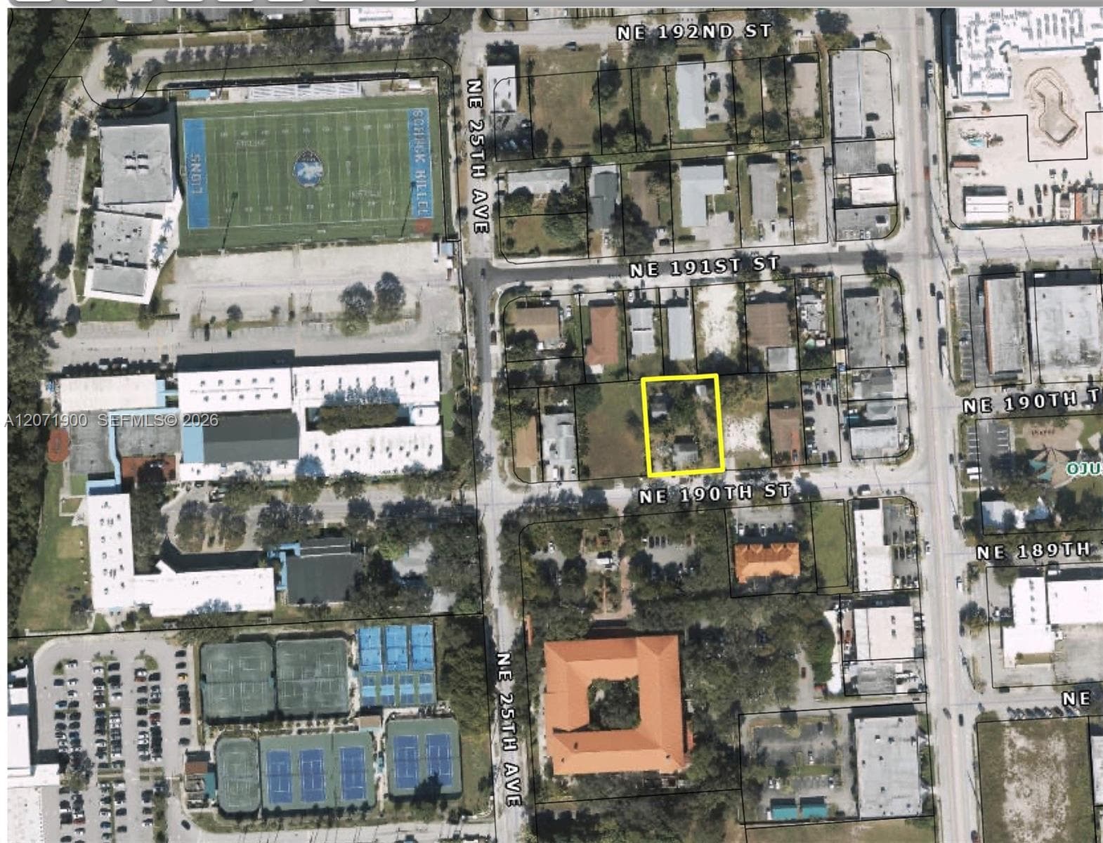 2549 NE 190th St, Miami, FL 33180 photo 3