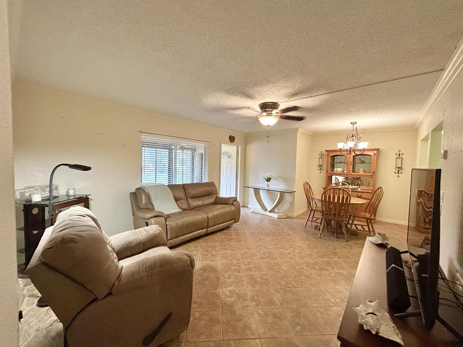 131 LAKE PINE Circle # D-1, FL 33463 photo 3