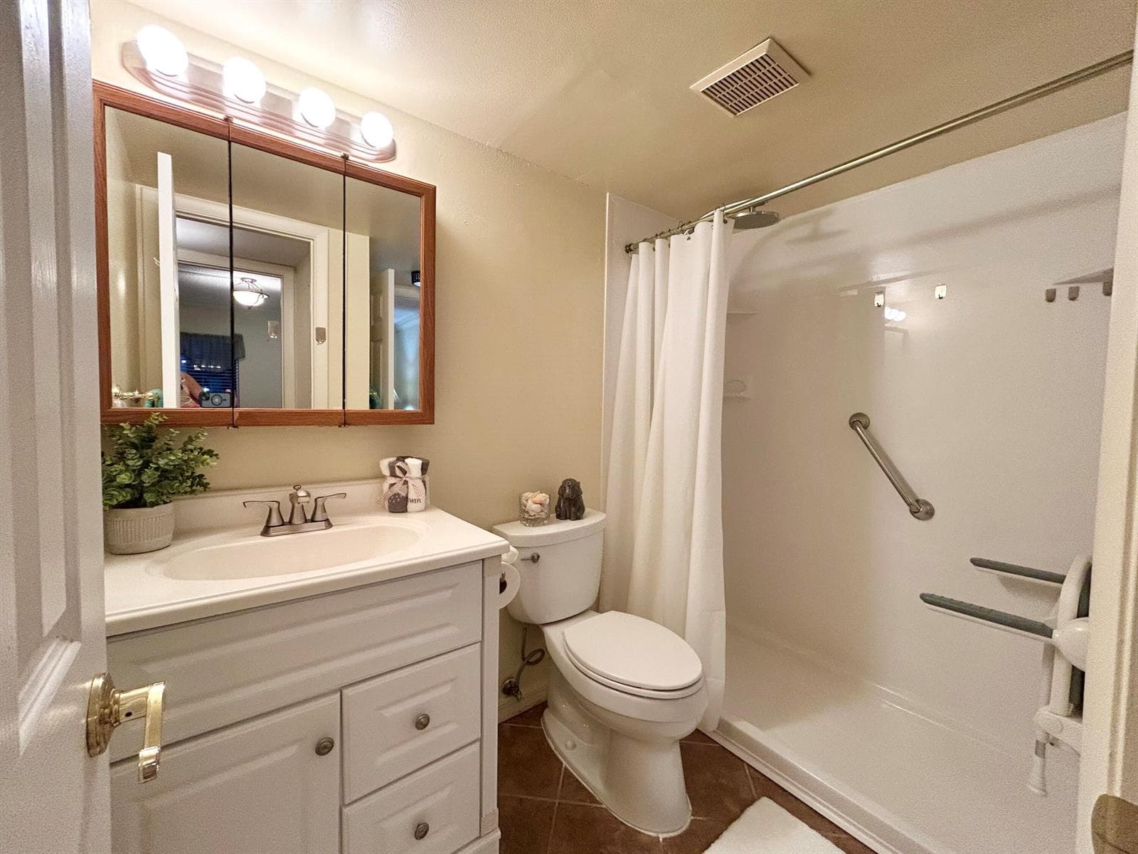 131 LAKE PINE Circle # D-1, FL 33463 photo 5