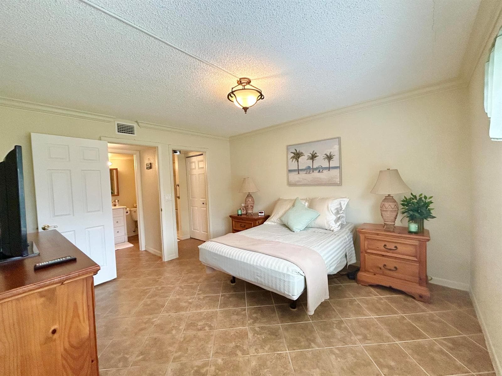 131 LAKE PINE Circle # D-1, FL 33463 photo 4