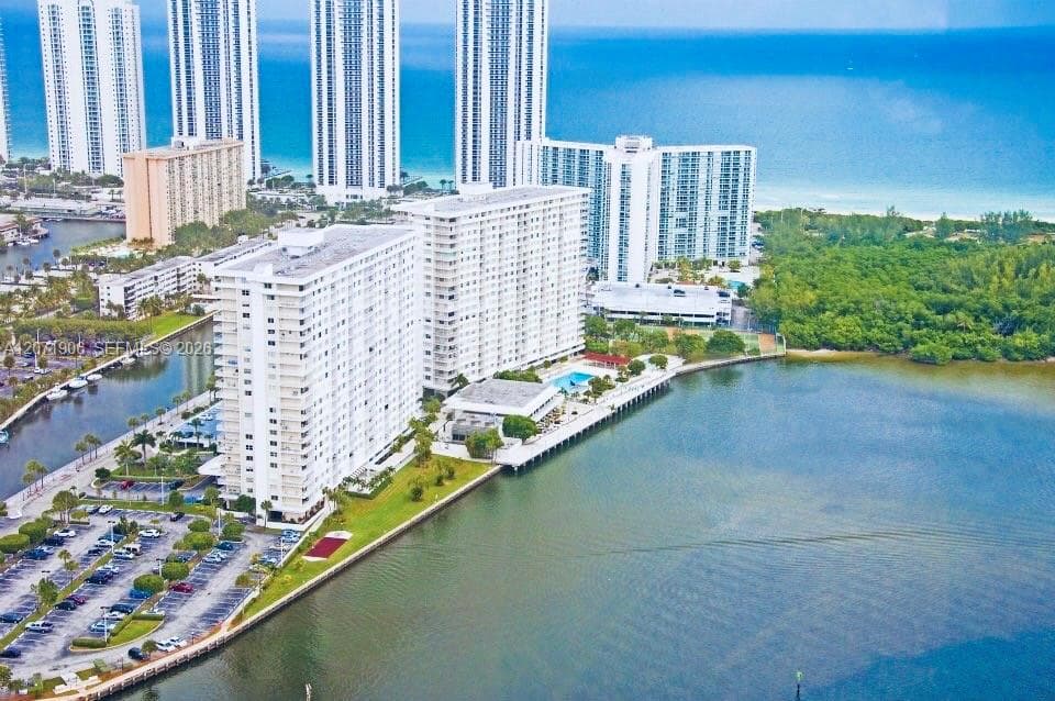 300 Bayview Dr # 1707, Sunny Isles Beach, FL 33160