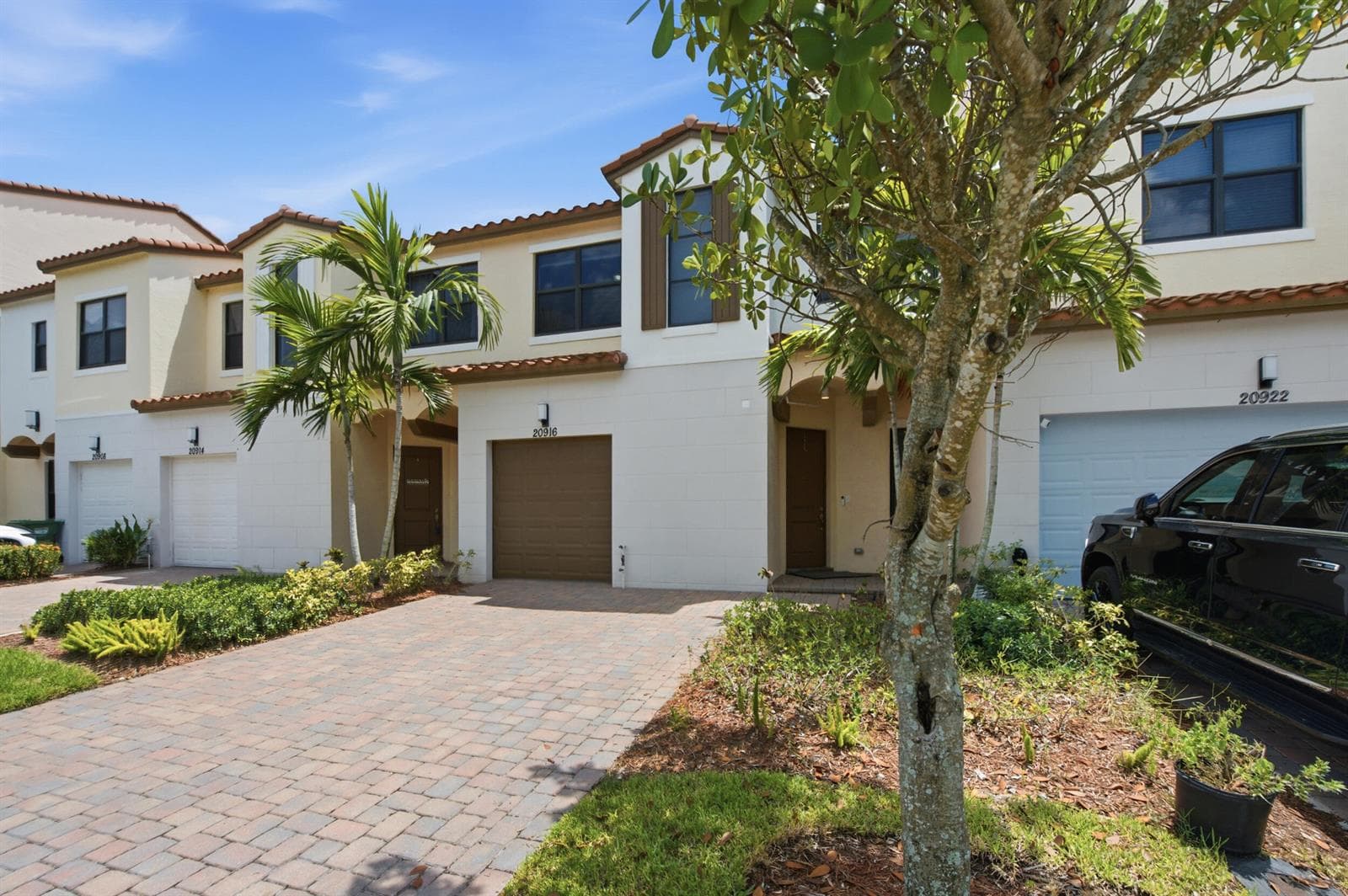 20916 NW 1ST Drive, Pembroke Pines, FL 33029 photo 2