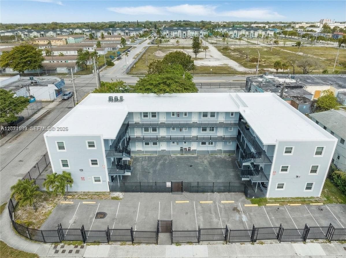 1281 NW 61st St # 31, Miami, FL 33142 photo 2
