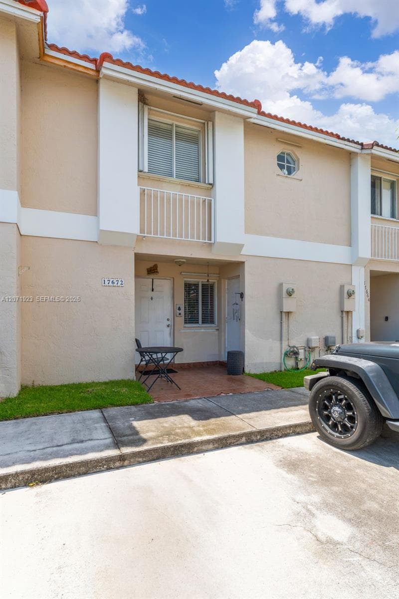 17672 SW 139th Ct, Miami, FL 33177 photo 2