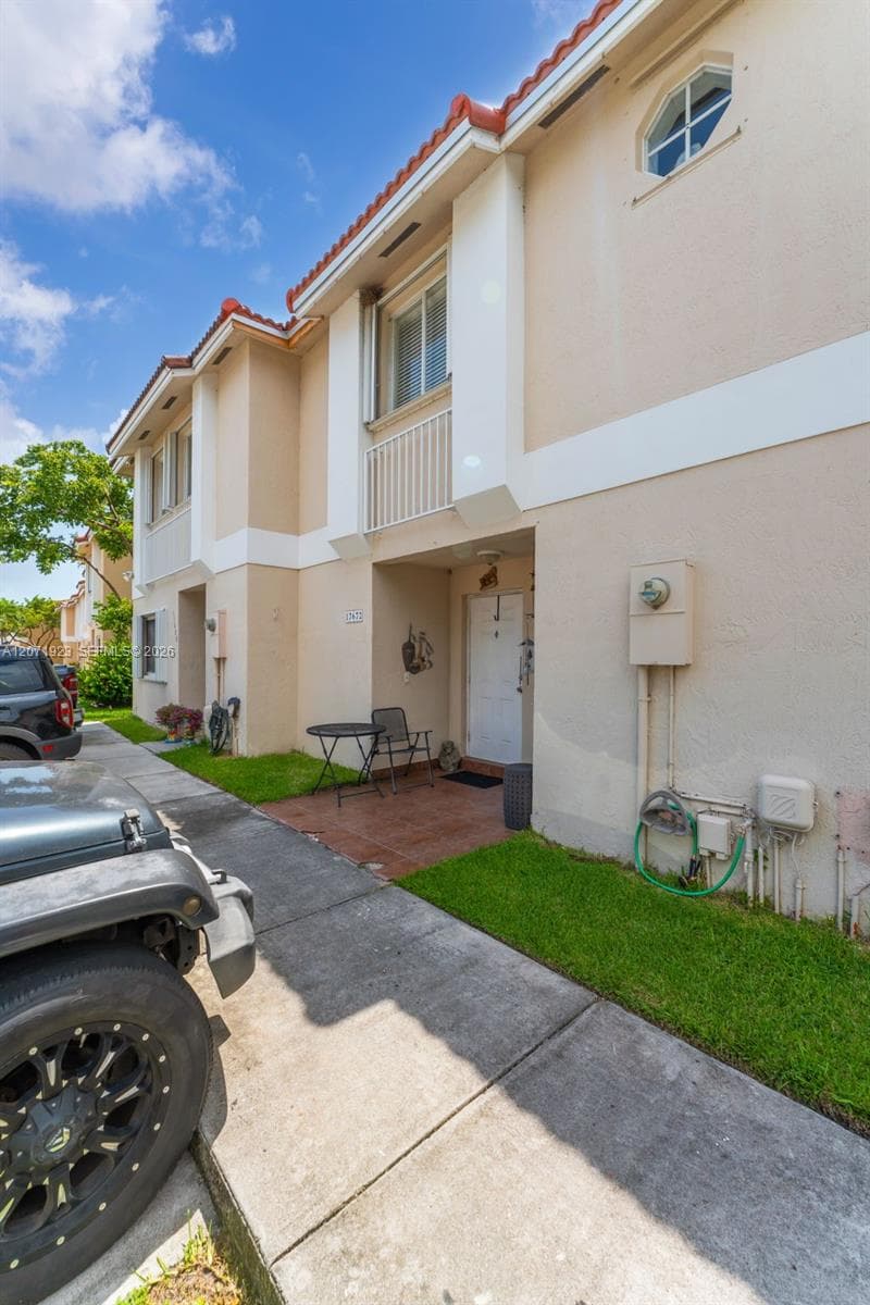 17672 SW 139th Ct, Miami, FL 33177 photo 3