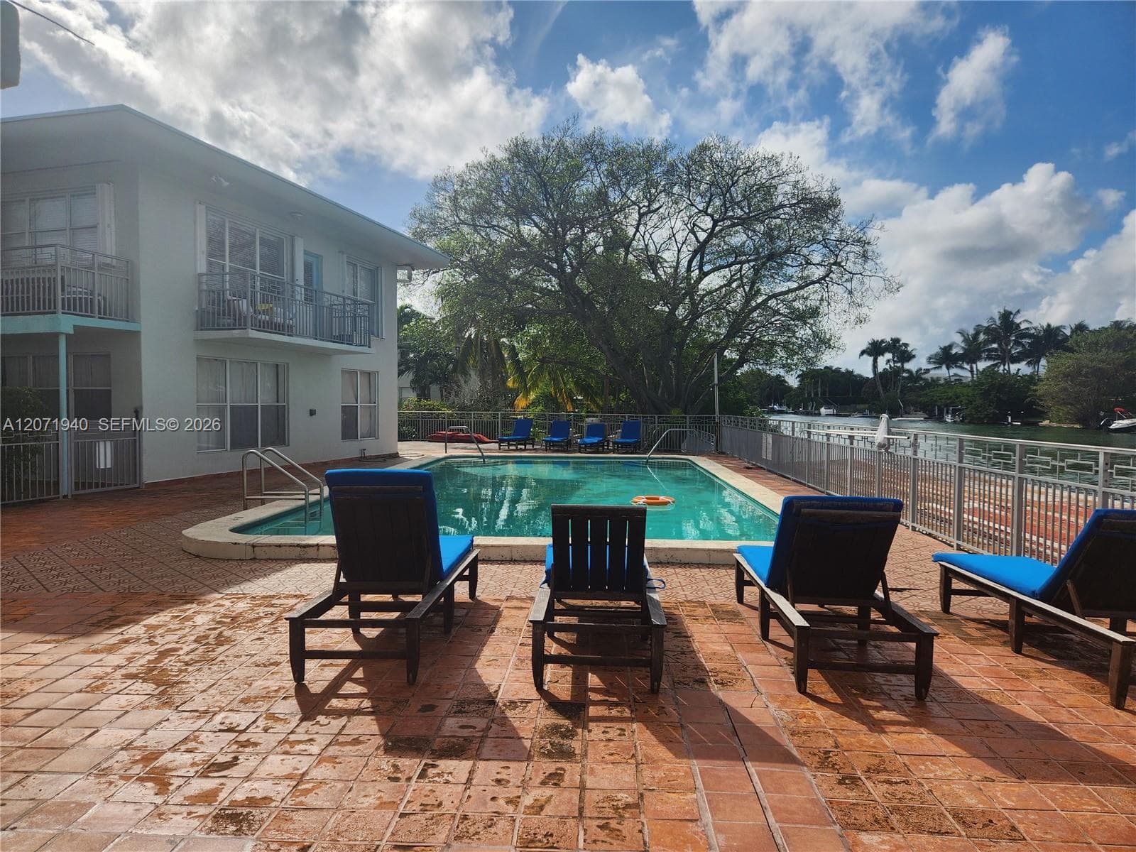 1239 Marseille Dr # 4, Miami Beach, FL 33141 photo 2