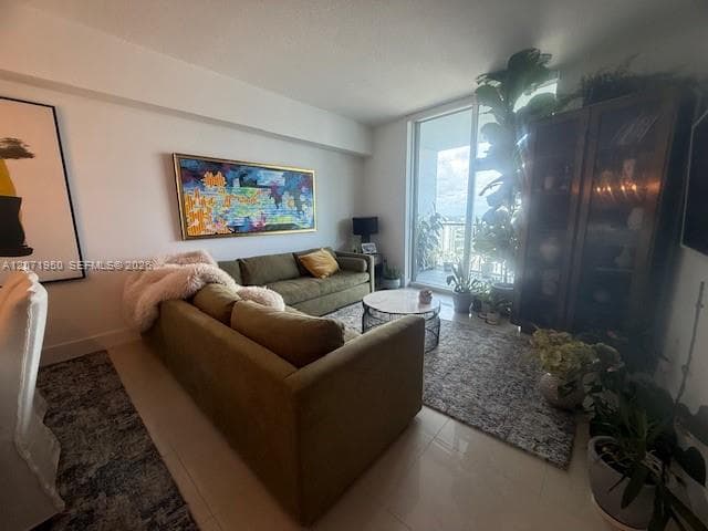 185 SW 7th St # 3803, Miami, FL 33130 photo 5