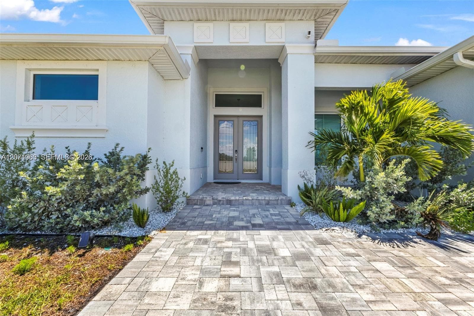 13926 Allamanda Cir, Other City - In The State Of Florida, FL 33981 photo 2