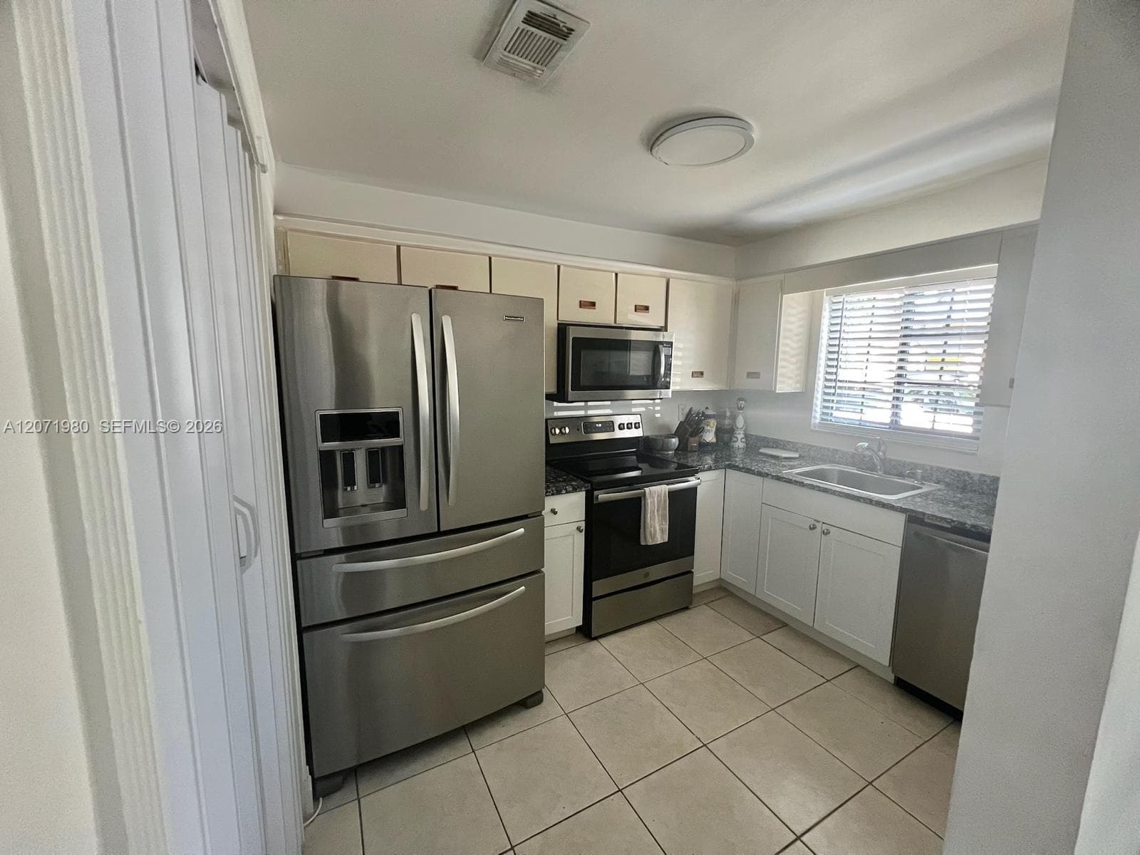 1133 NE 210th Ter, Miami, FL 33179 photo 3