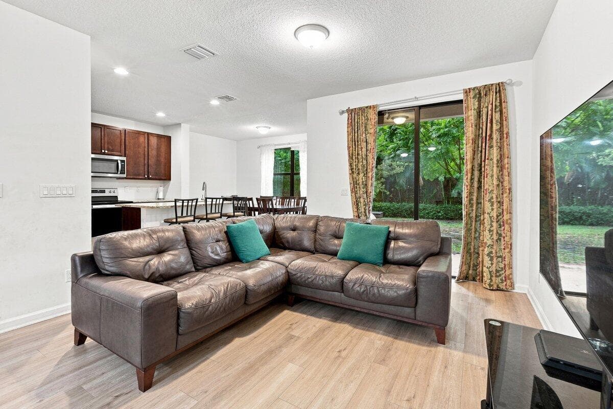 269 NW 36th Avenue, Pompano Beach, FL 33069 photo 2
