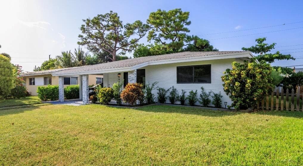 699 NE 40TH Street, Oakland Park, FL 33334 photo 2