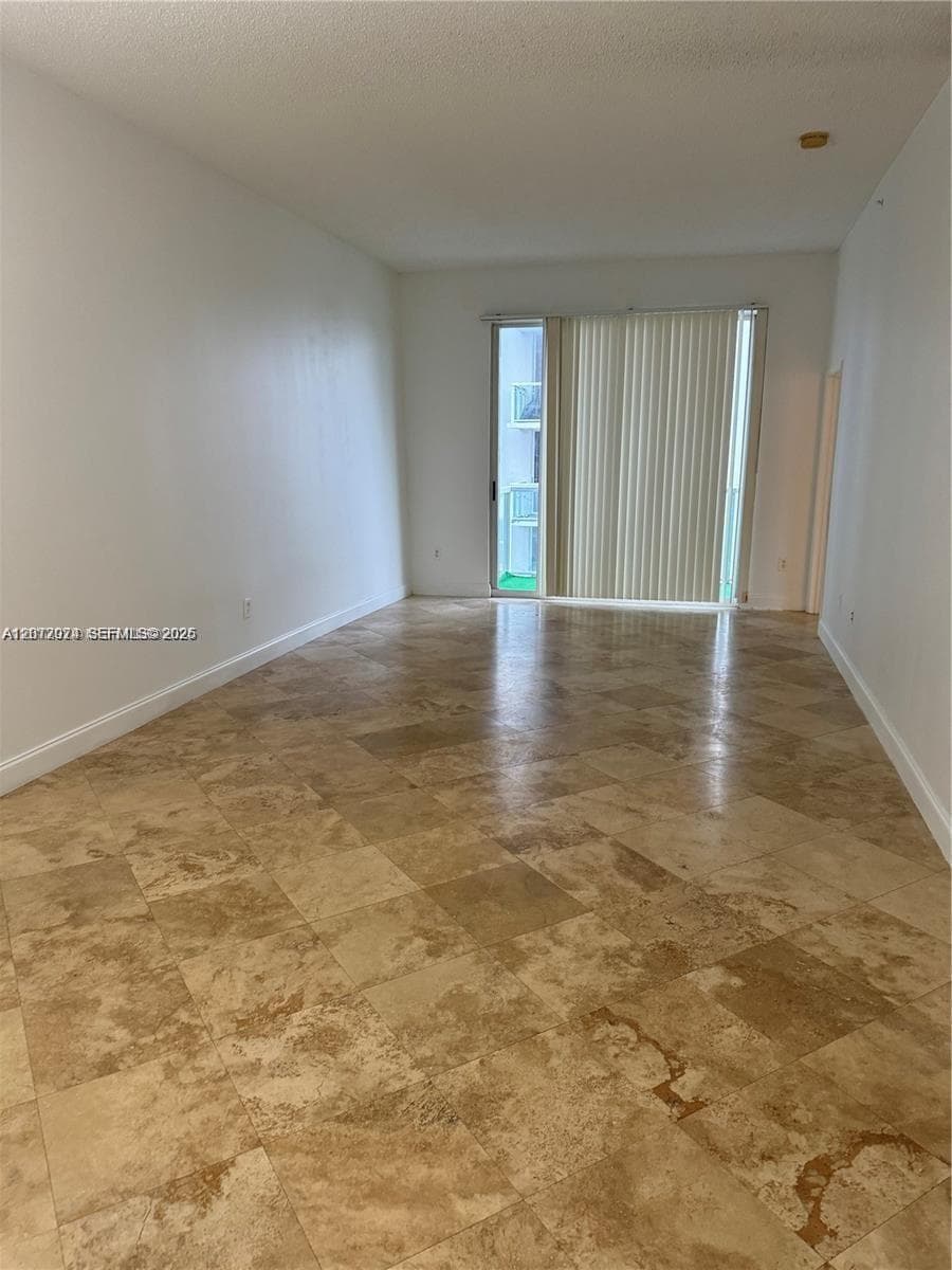5091 NW 7th St # 615, Miami, FL 33126 photo 5