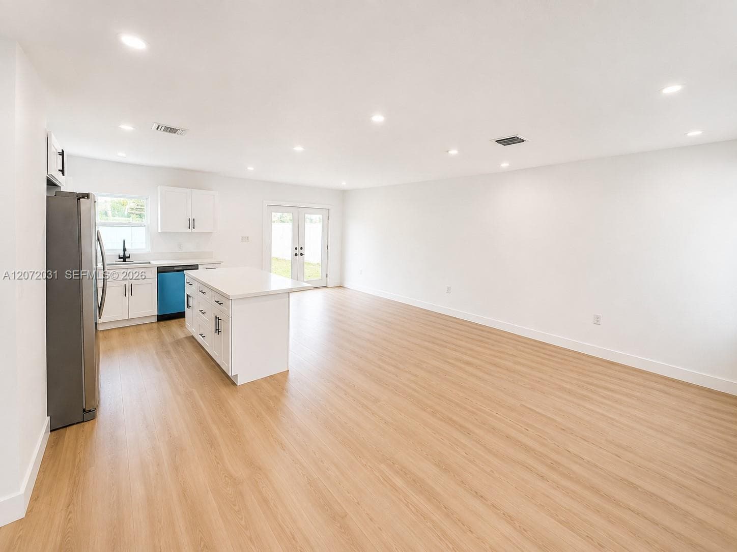 1870 NE 154th Ter, North Miami Beach, FL 33162 photo 2