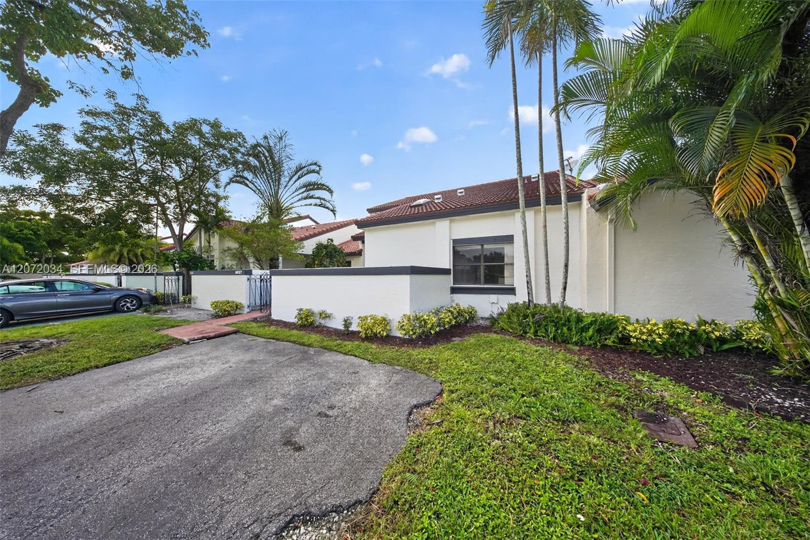 6637 NW 181st Ln, Hialeah, FL 33015 photo 3