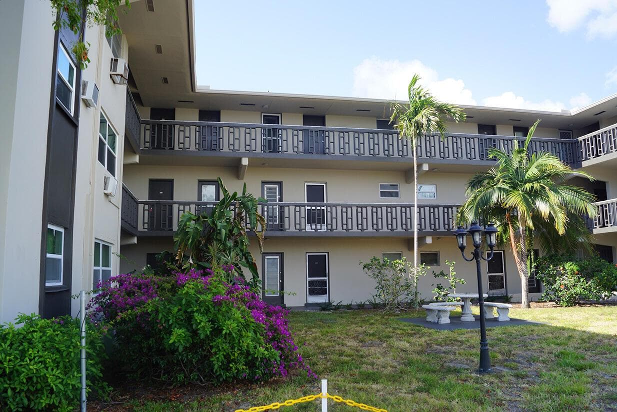 1250 E SAMPLE Road # 303, Pompano Beach, FL 33064 photo 2