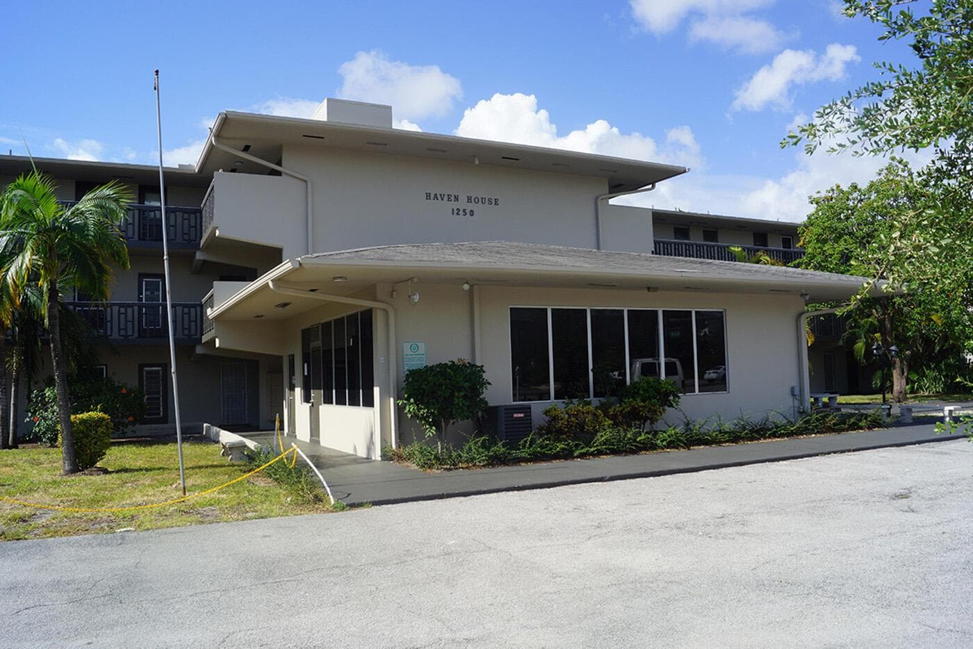 1250 E SAMPLE Road # 303, Pompano Beach, FL 33064