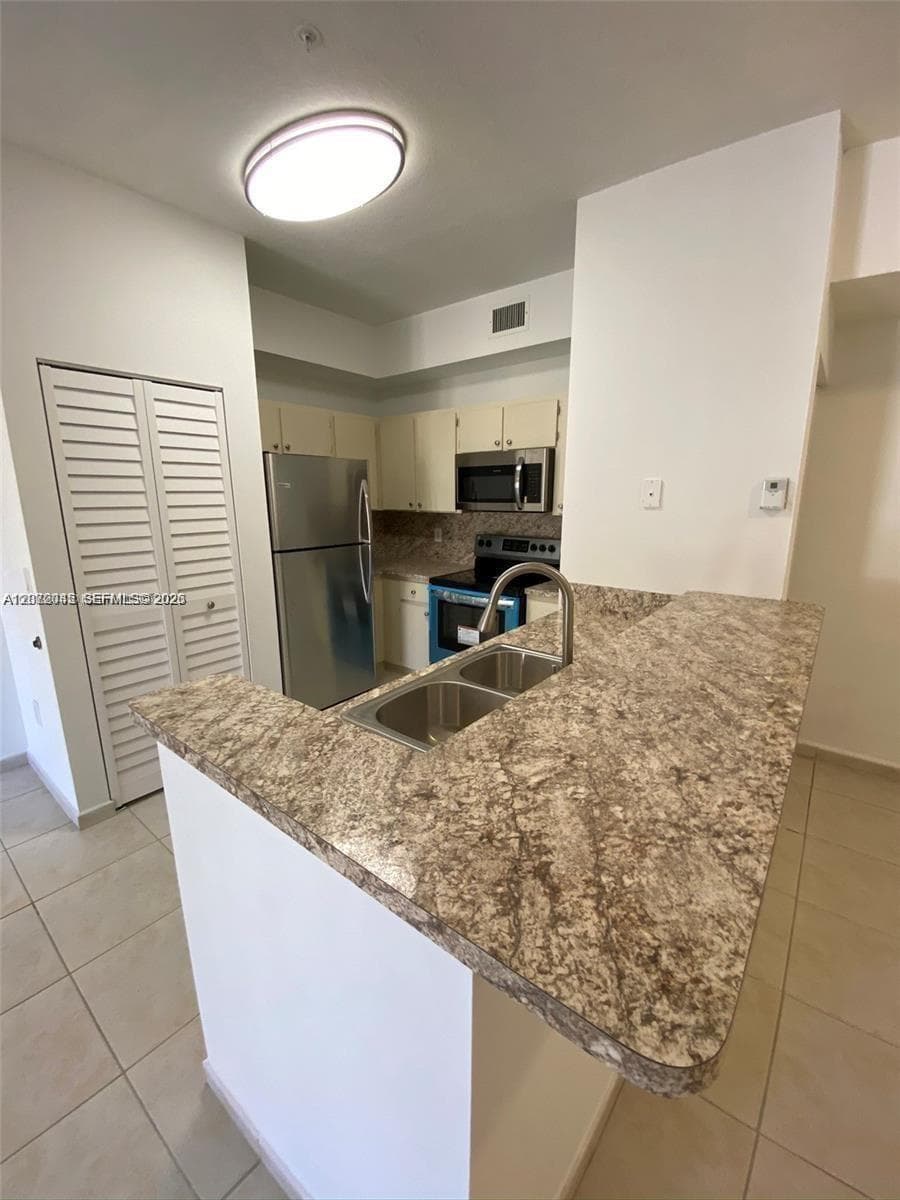 7240 NW 114th Ave # 305, Doral, FL 33178 photo 4