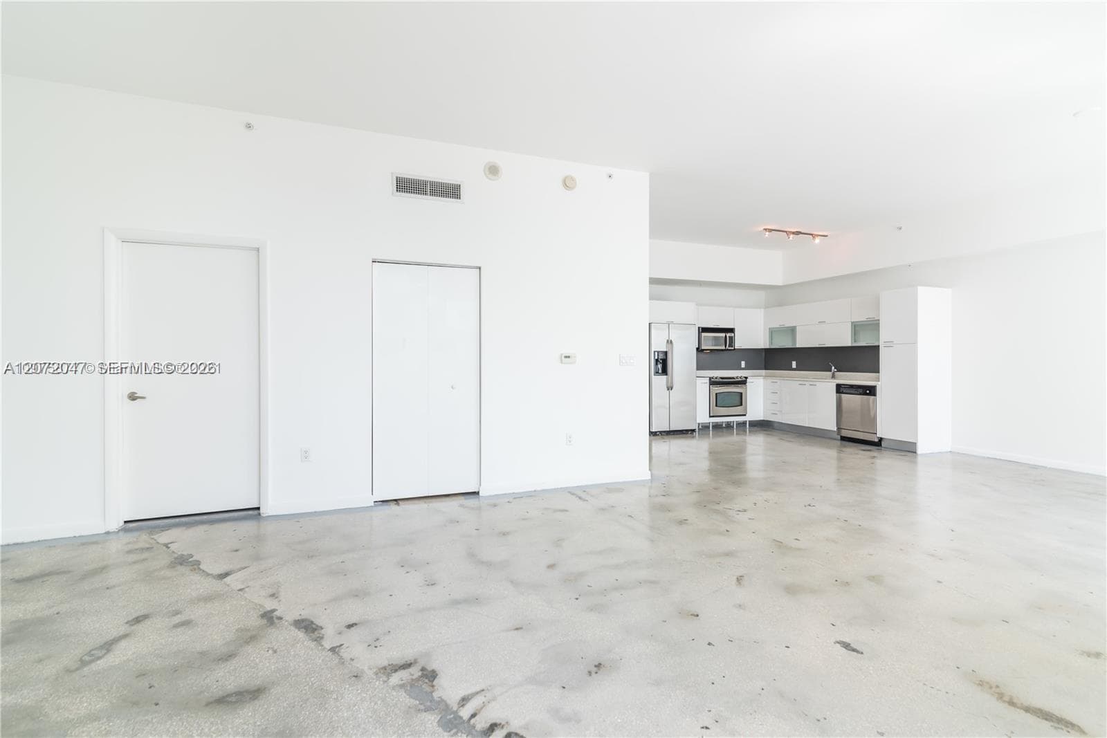 133 NE 2nd Ave # 2808, Miami, FL 33132 photo 2