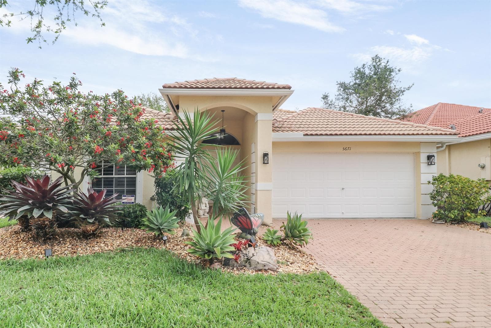 5671 S FOUNTAINS Drive S, Lake Worth, FL 33467 photo 2