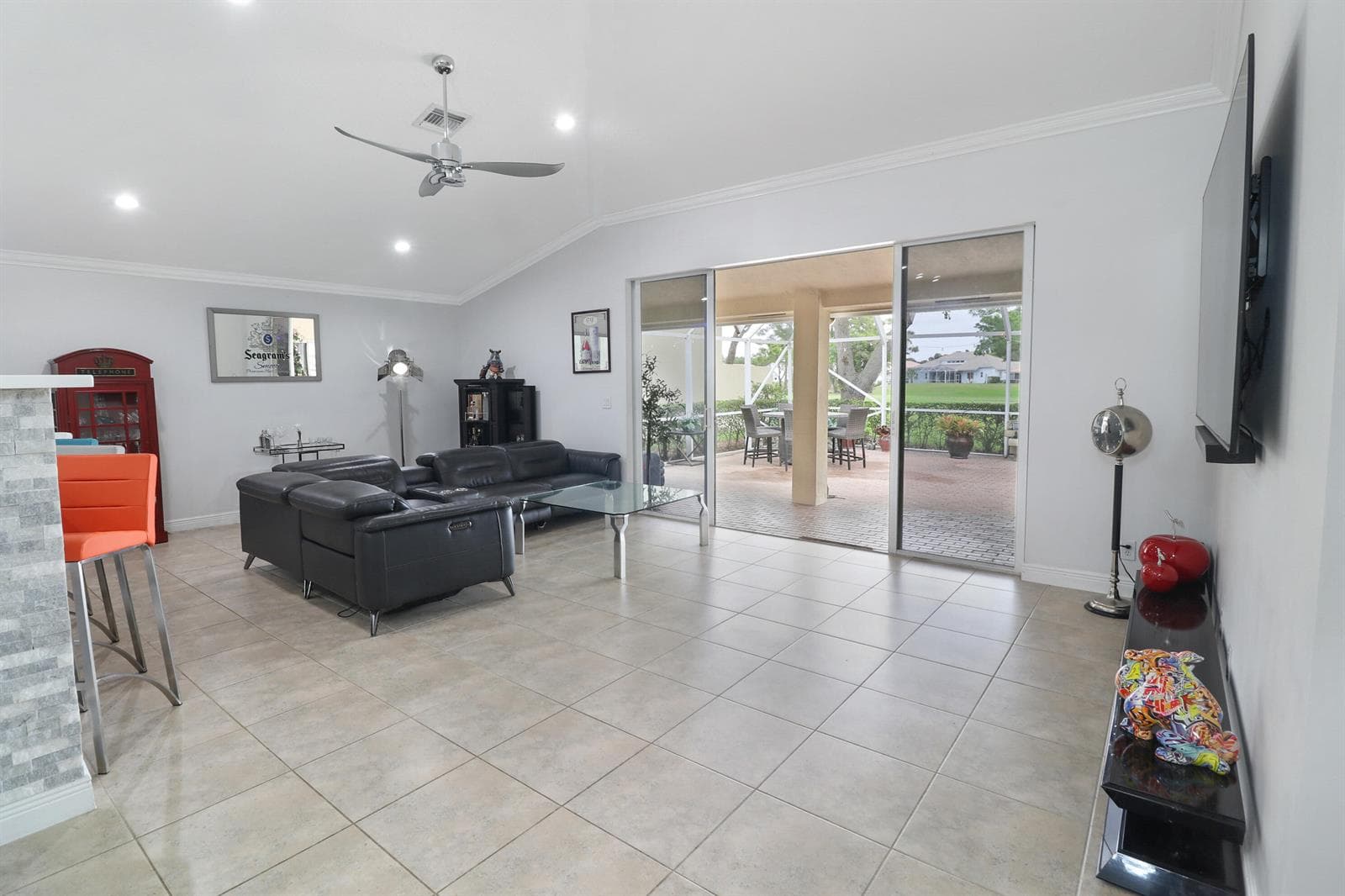 5671 S FOUNTAINS Drive S, Lake Worth, FL 33467 photo 5