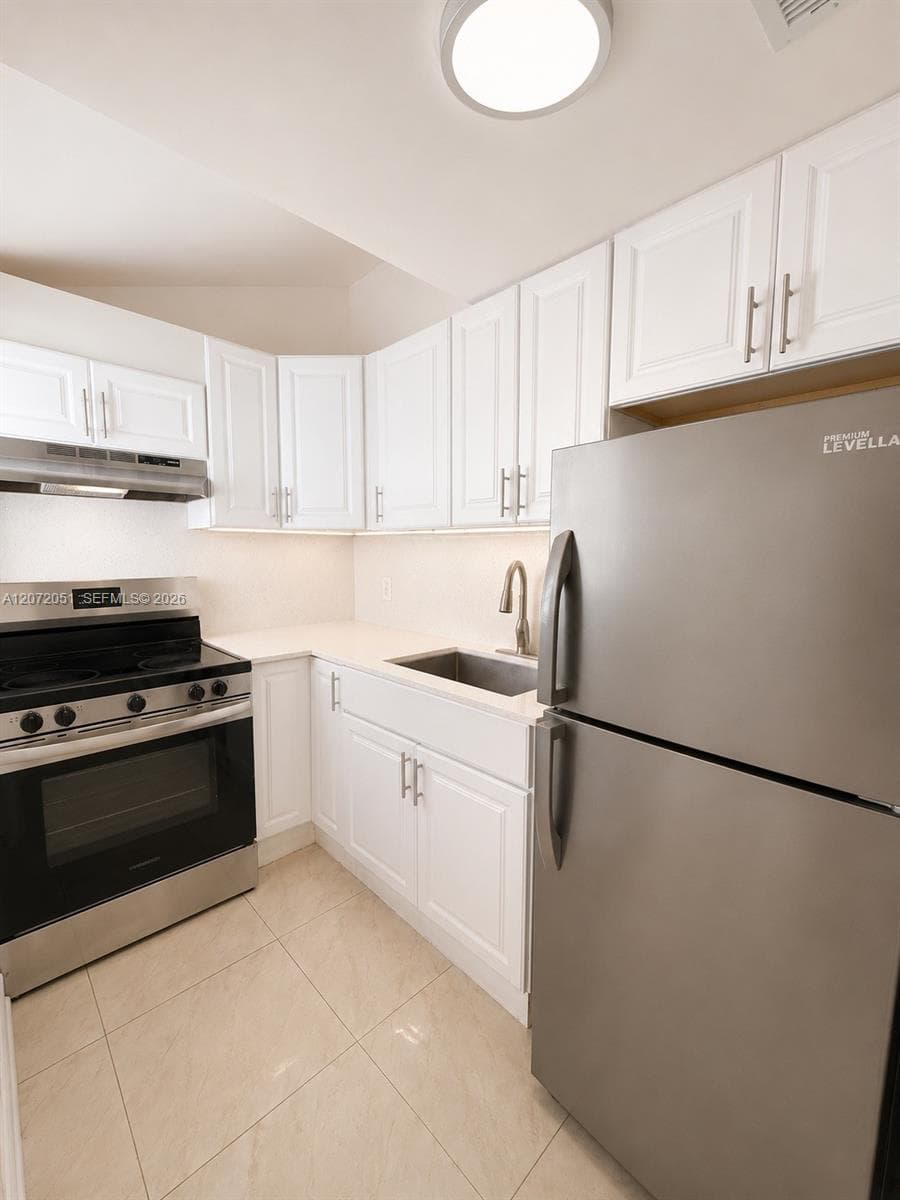 1440 Pennsylvania Ave # 3, Miami Beach, FL 33139 photo 4