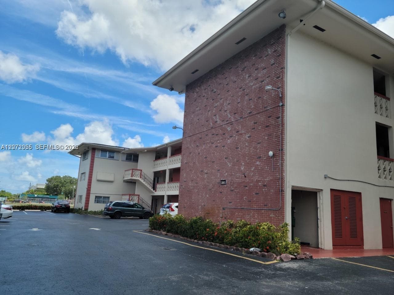 4730 NW 10th Ct # 302, Plantation, FL 33313