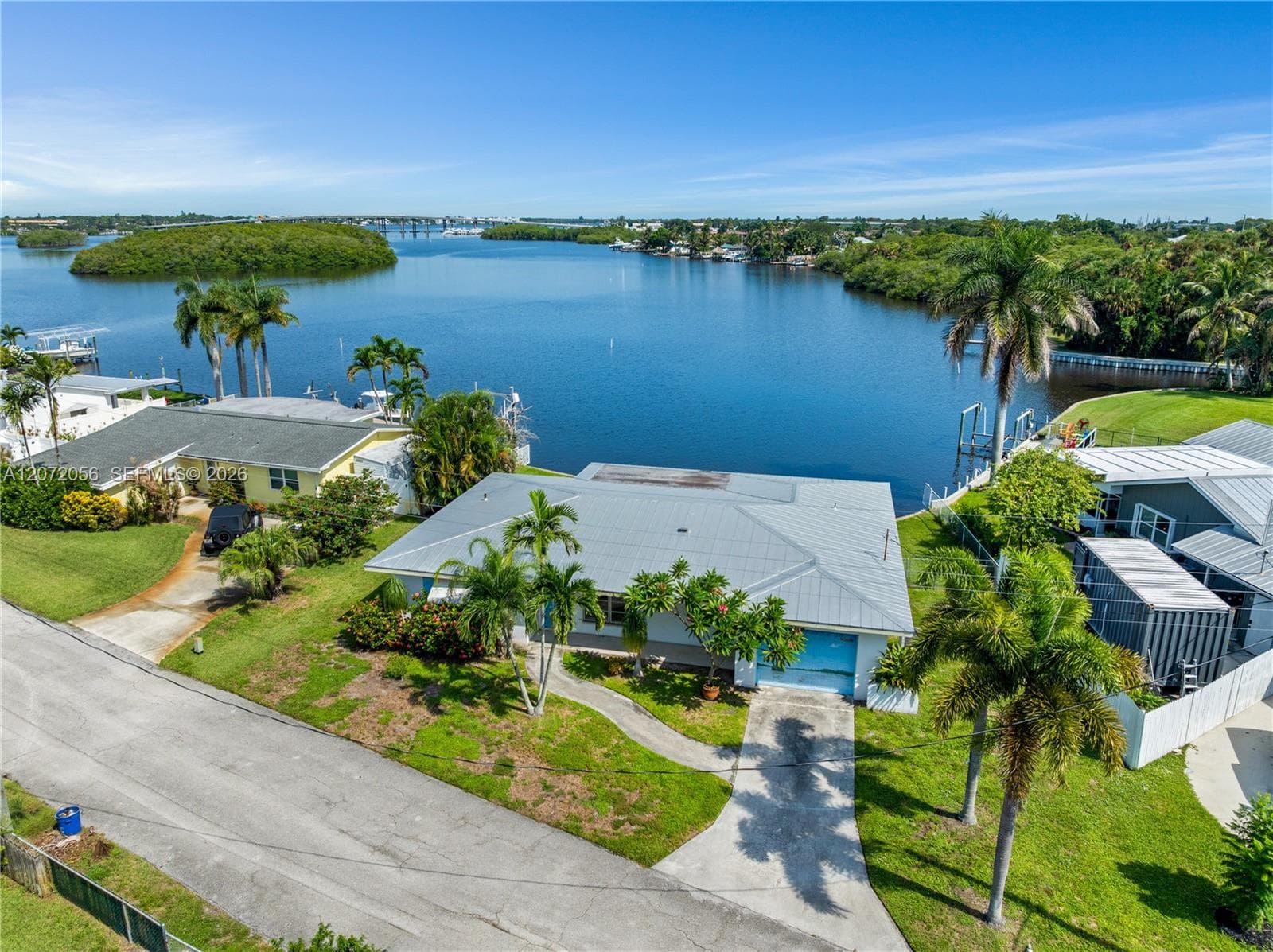 216 SW Cabana Point Cir, Stuart, FL 34994