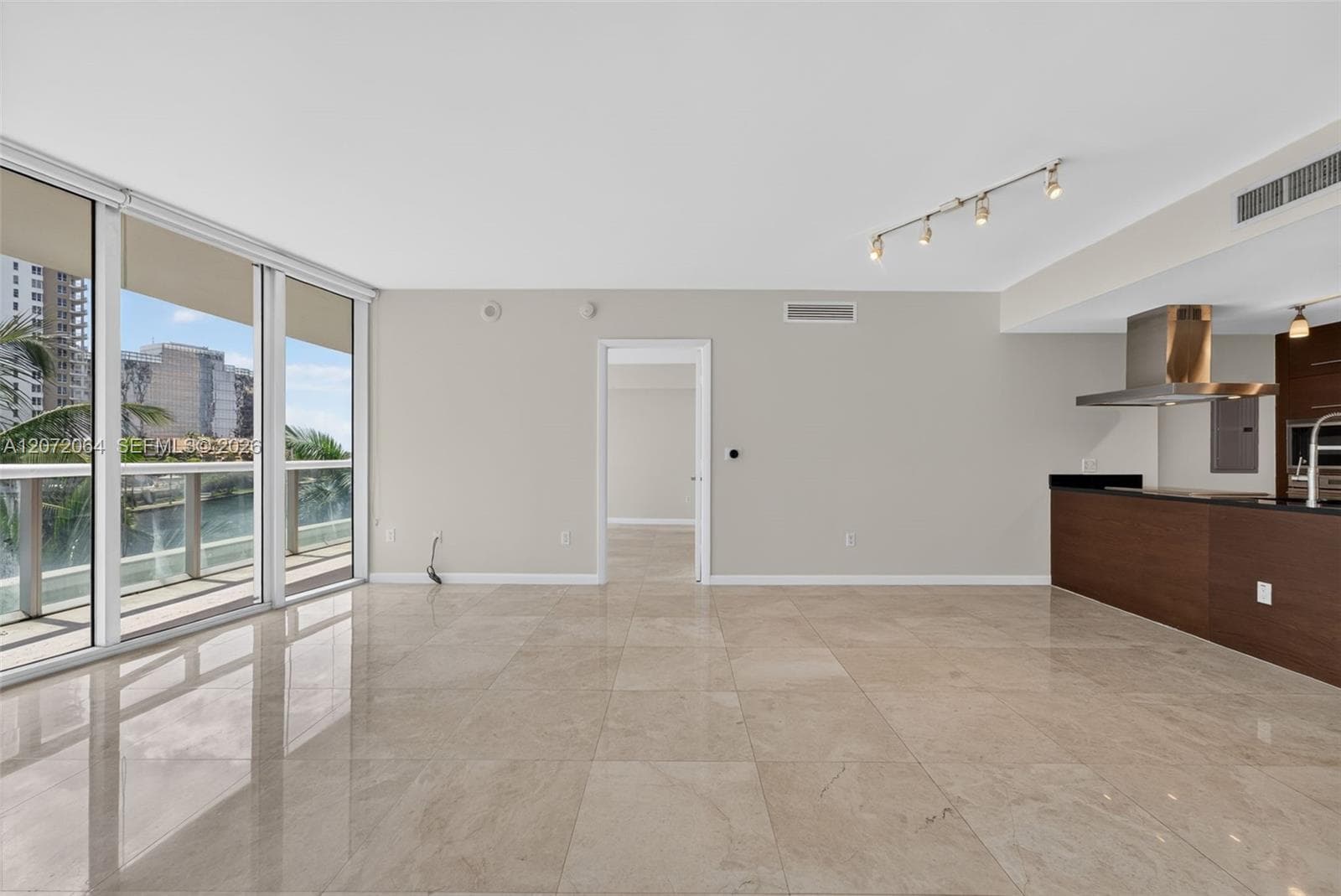 465 Brickell Ave # 419, Miami, FL 33131 photo 4