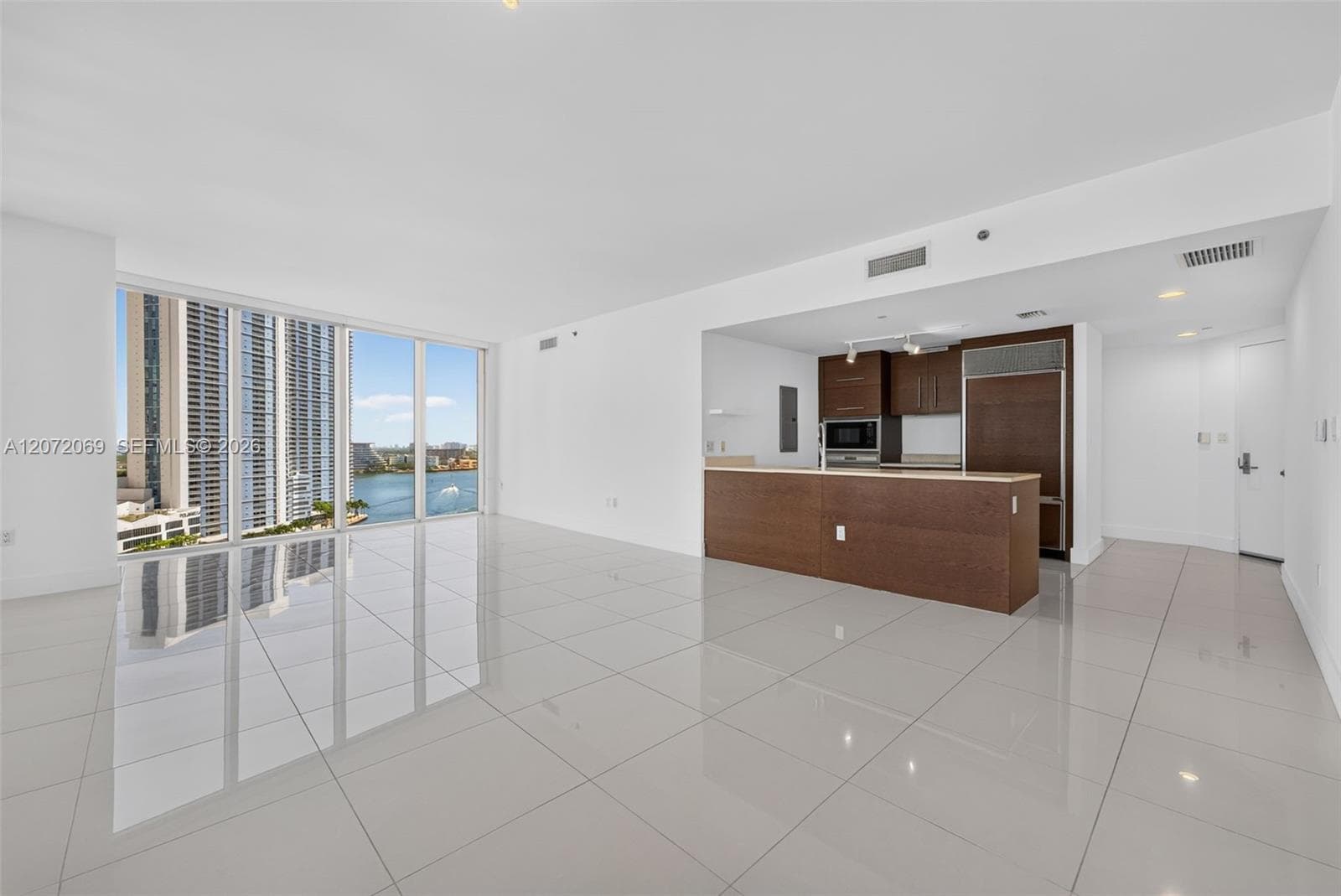 465 Brickell Ave # 1602, Miami, FL 33131 photo 5