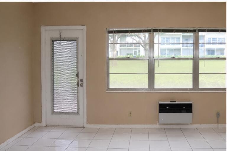 554 Mansfield N, Boca Raton, FL 33434 photo 2