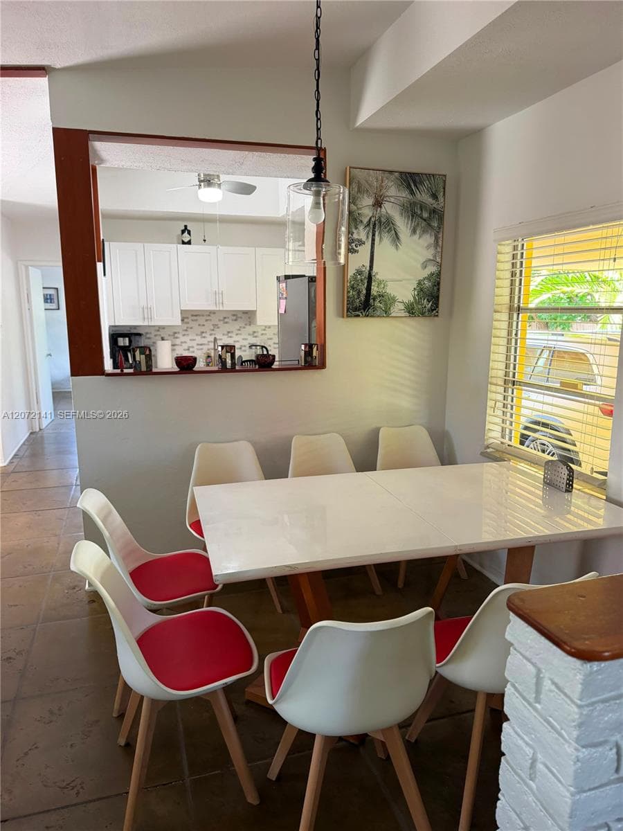 935 Polk St, Hollywood, FL 33019 photo 4