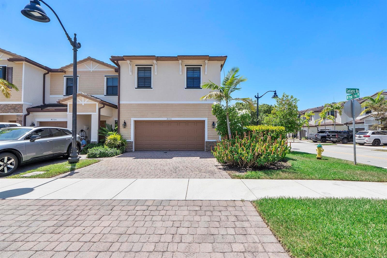 4721 Santa Cruz Way, Davie, FL 33314
