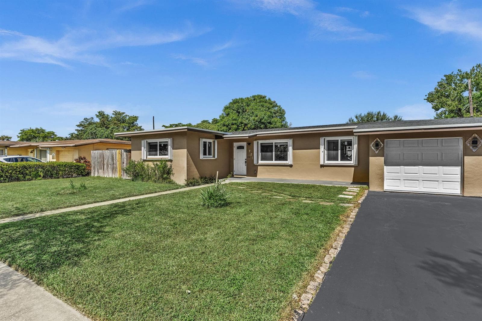 721 FAIRWAY Drive, Plantation, FL 33317 photo 3